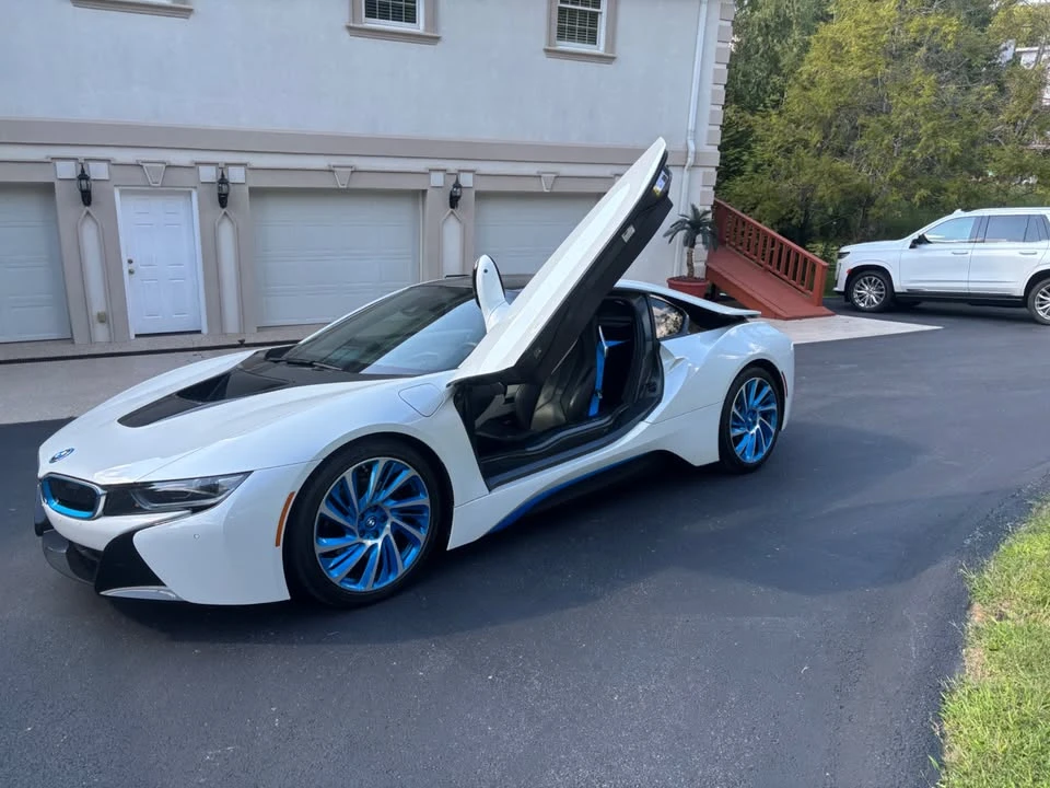 2016 BMW i8 - Image 2 of 16
