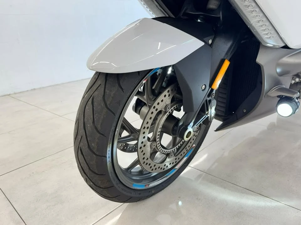 2016 BMW K1600 - Image 19 of 20