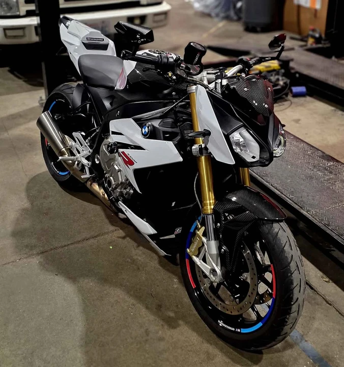 2016 BMW S1000 - Image 2 of 10