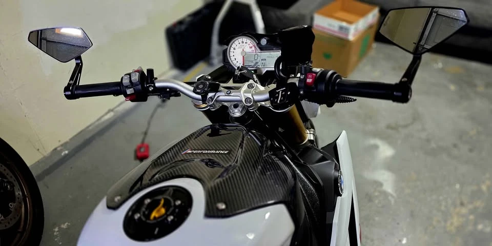 2016 BMW S1000 - Image 4 of 10