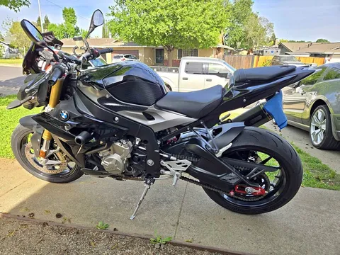 2016 BMW S 1000