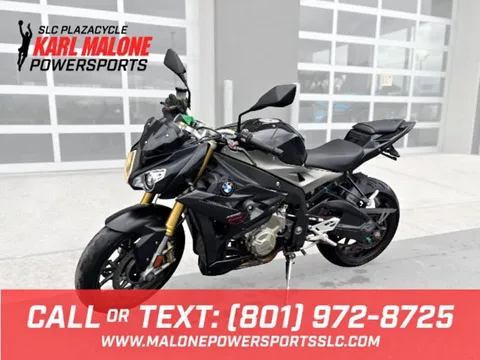 2016 BMW S 1000 R Black Storm Metallic