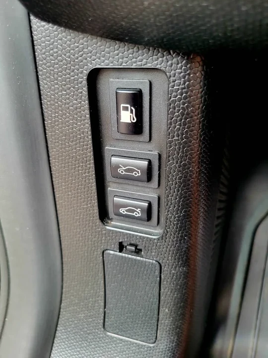 2016 BMW i3 - Image 16 of 18