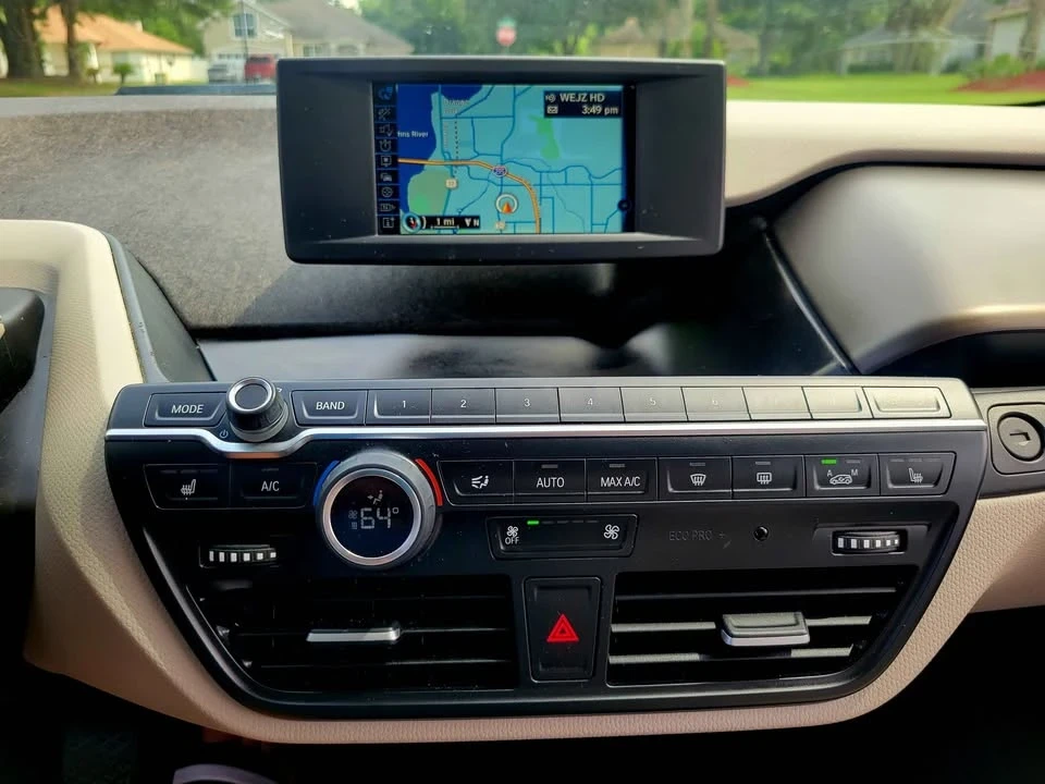 2016 BMW i3 - Image 13 of 18