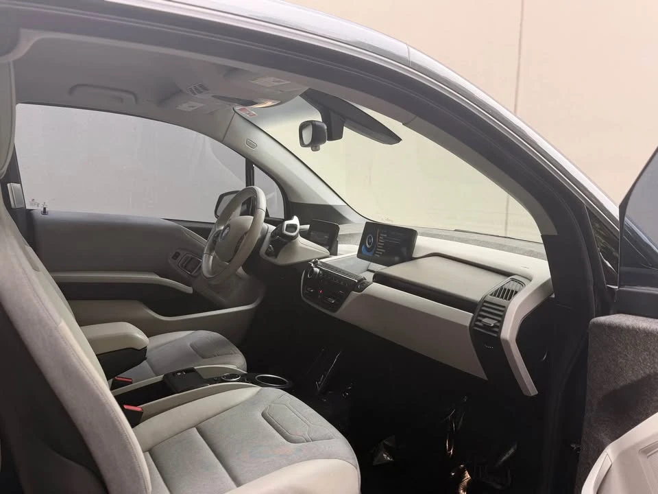 2016 BMW i3 - Image 11 of 12