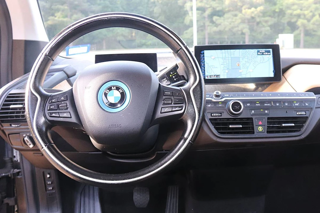 2016 BMW i3 - Image 2 of 5