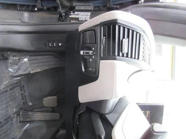 2016 BMW i3 - Image 12 of 21