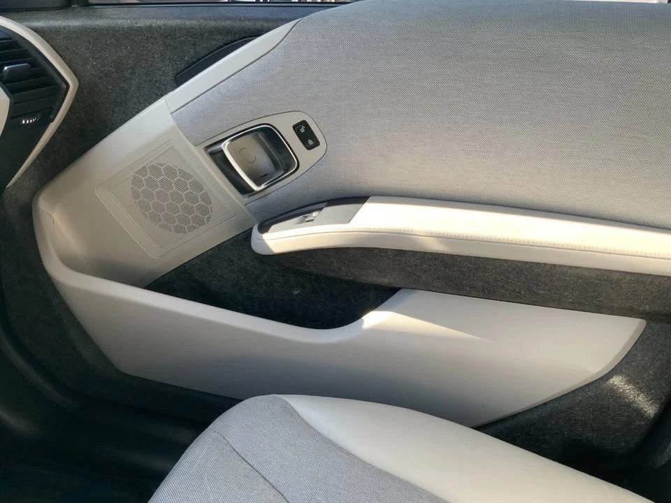 2016 BMW i3 - Image 17 of 19