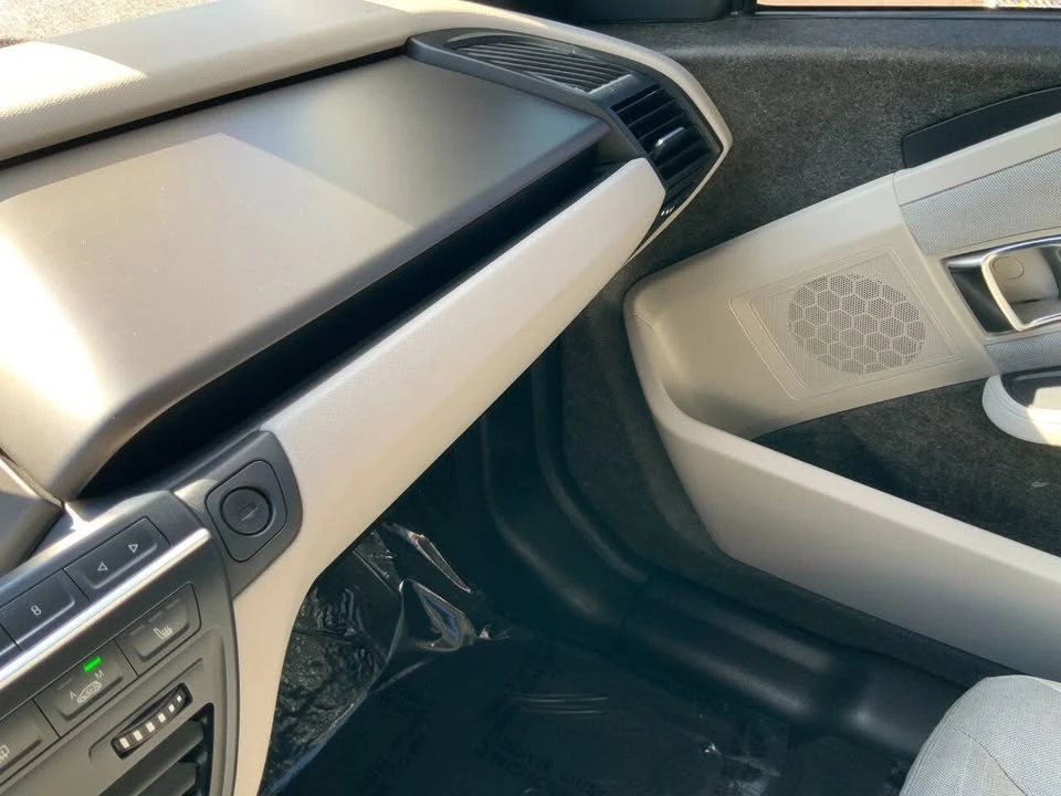 2016 BMW i3 - Image 11 of 19