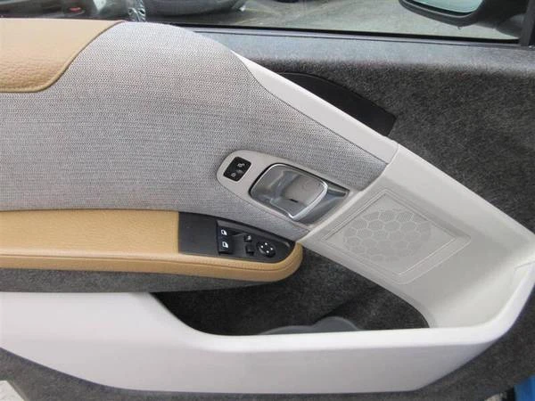 2016 BMW i3 - Image 11 of 21
