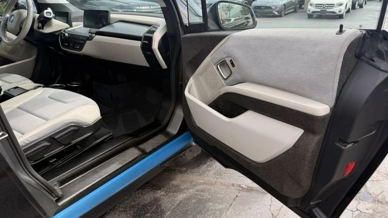2016 BMW i3 - Image 9 of 16