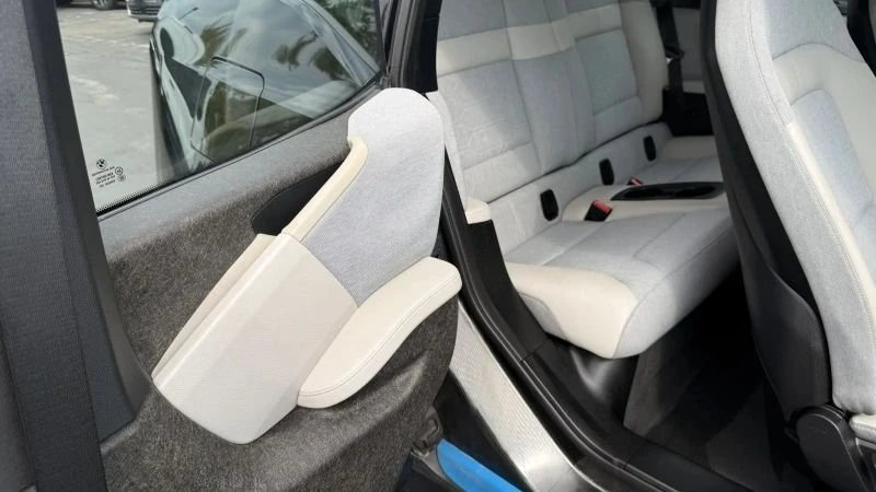 2016 BMW i3 - Image 11 of 16