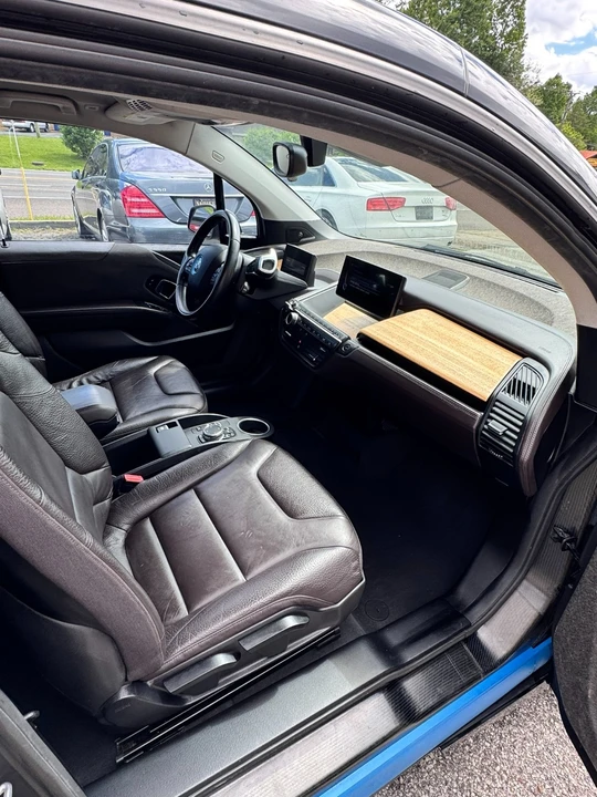 2016 BMW i3 - Image 11 of 15