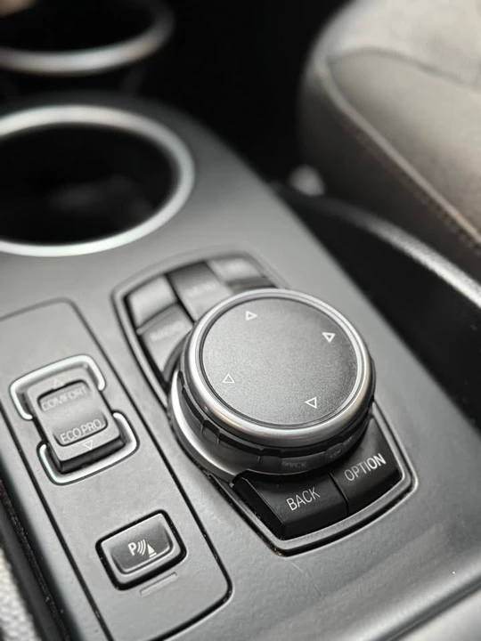 2016 BMW i3 - Image 10 of 11