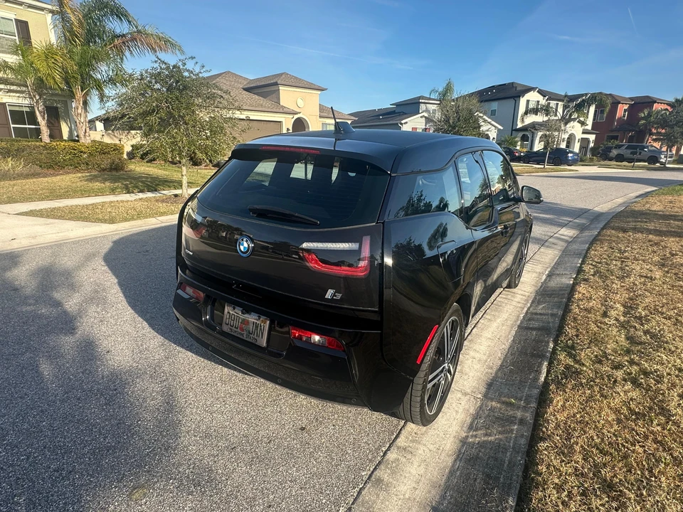 2016 BMW i3 - Image 14 of 31