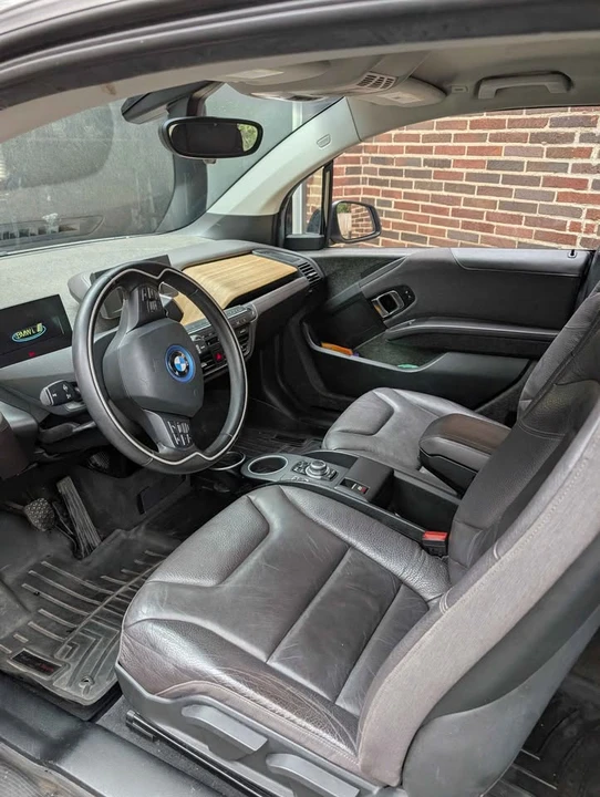 2016 BMW i3 - Image 11 of 18