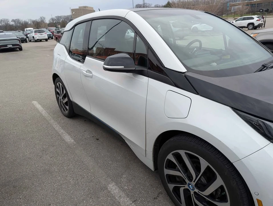 2016 BMW i3 - Image 2 of 18