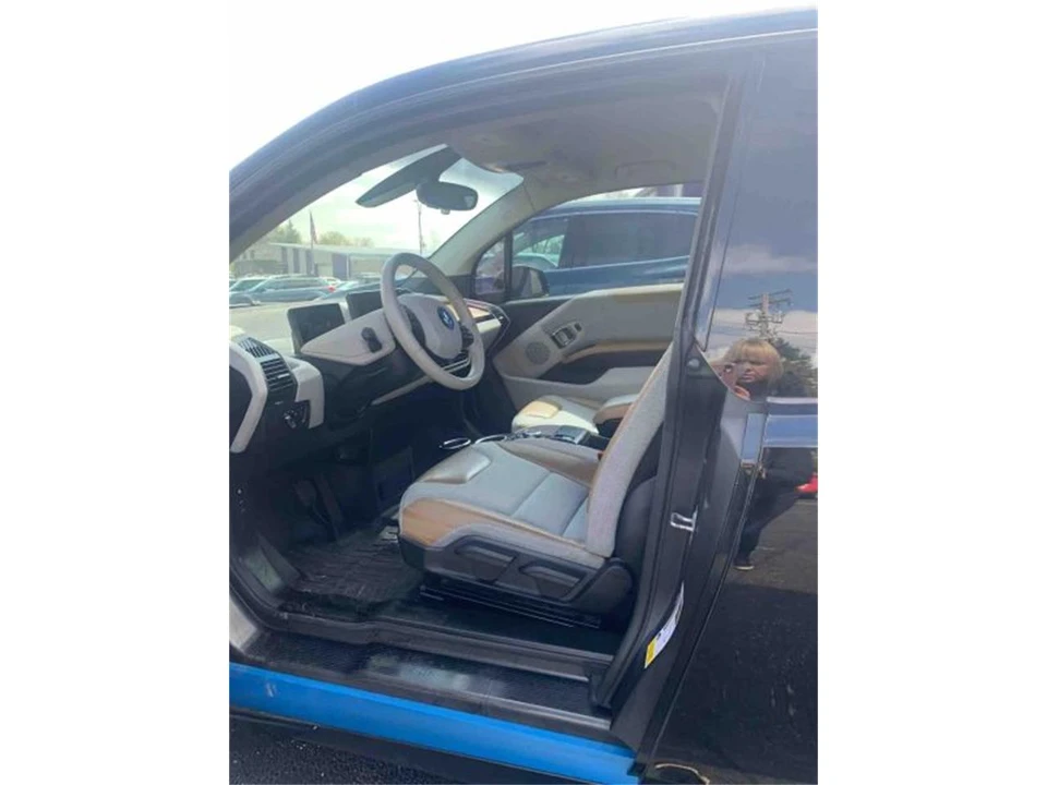 2016 BMW i3 - Image 3 of 5
