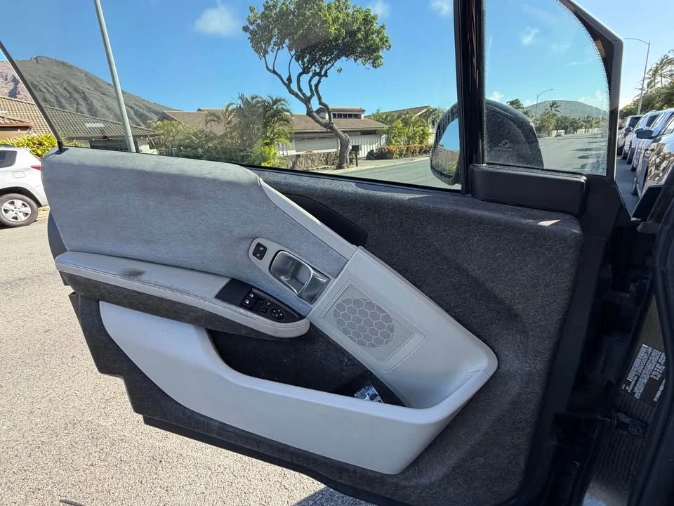 2016 BMW i3 - Image 2 of 10