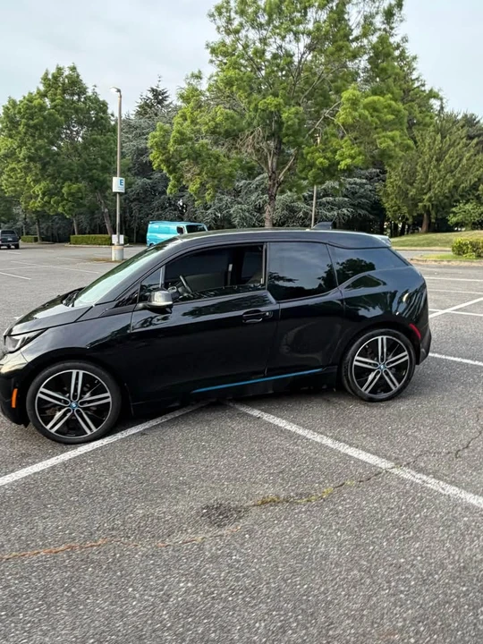 2016 BMW i3 - Image 11 of 13