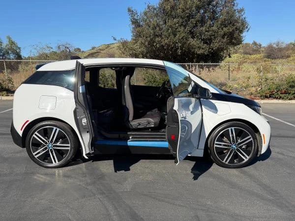 2016 BMW i3 - Image 11 of 16