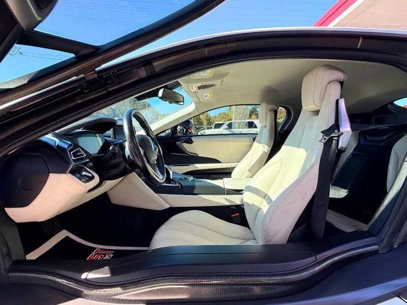 2016 BMW i8 - Image 11 of 15