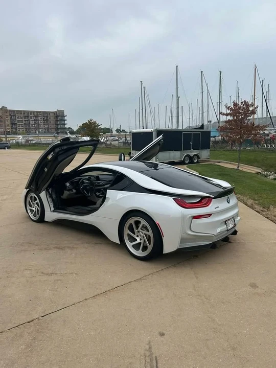 2016 BMW i8 - Image 6 of 9