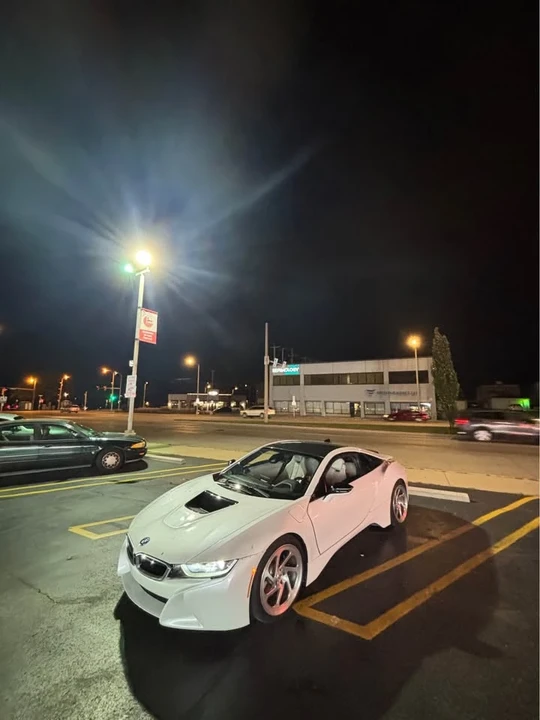 2016 BMW i8 - Image 2 of 9
