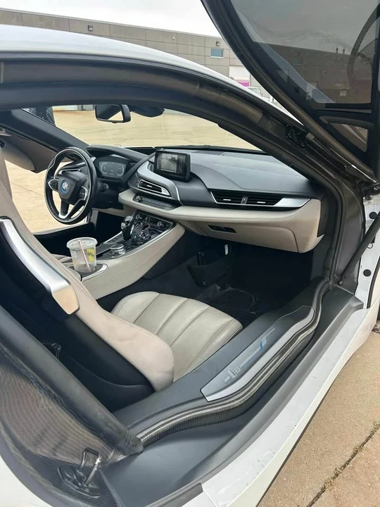 2016 BMW i8 - Image 9 of 9