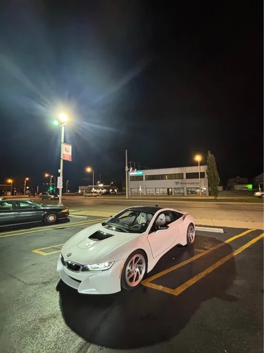 2016 BMW i8 - Image 3 of 9