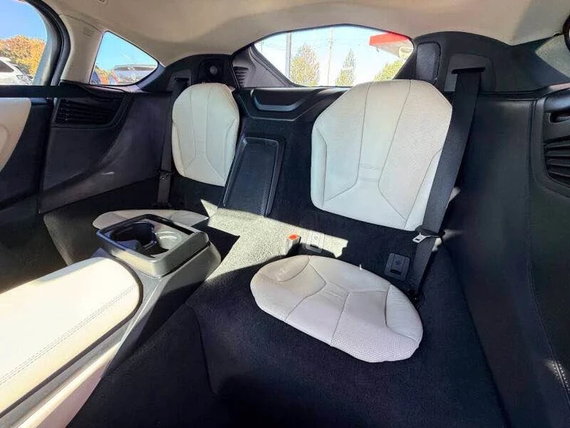 2016 BMW i8 - Image 14 of 15