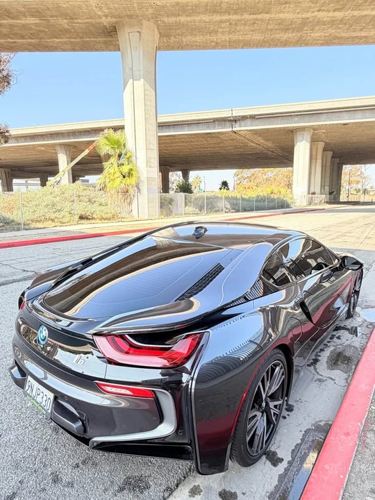 2016 BMW i8 - Image 4 of 7
