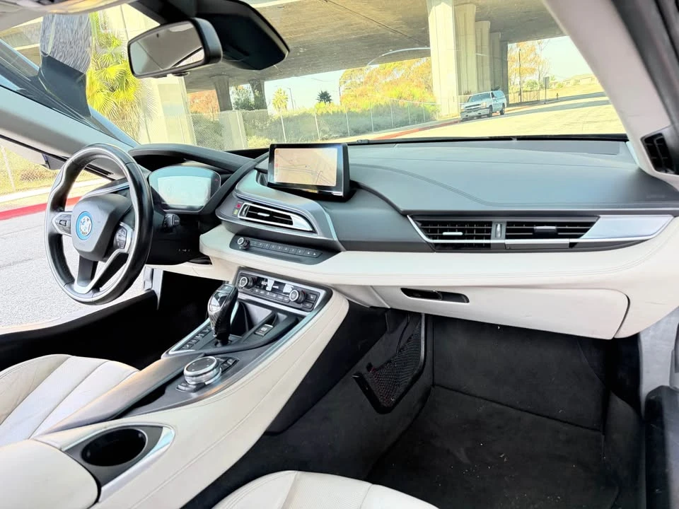2016 BMW i8 - Image 7 of 7