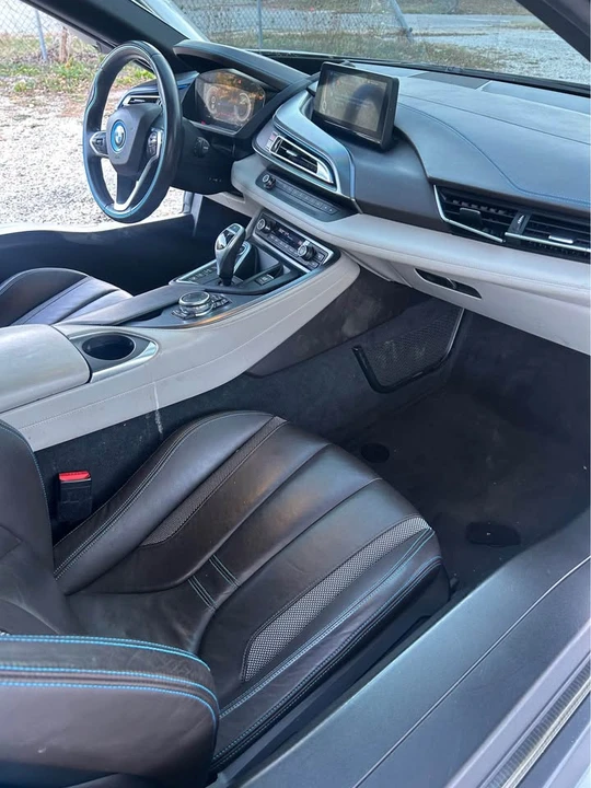 2016 BMW i8 - Image 6 of 8