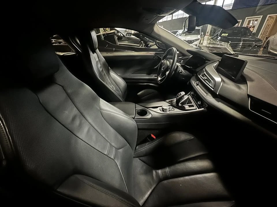 2016 BMW i8 - Image 4 of 5