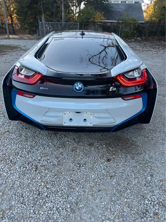 2016 BMW i8 - Image 4 of 8