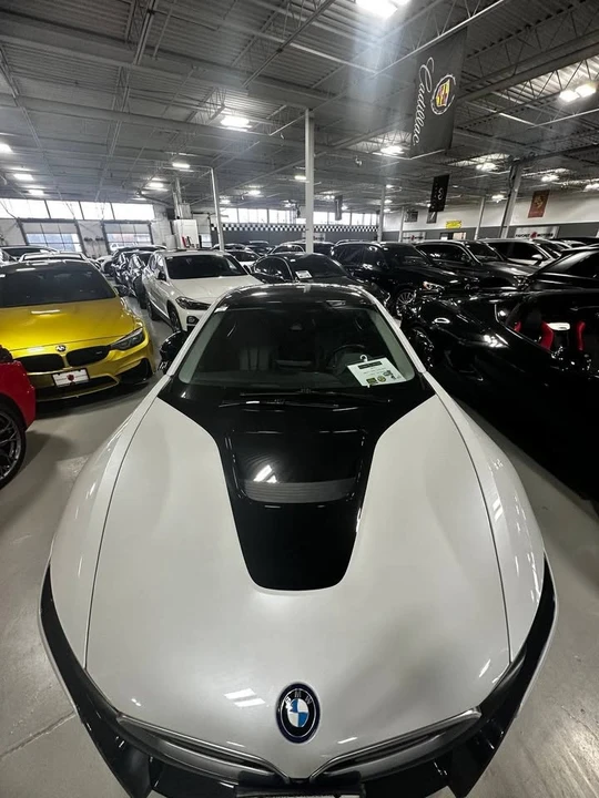 2016 BMW i8 - Image 2 of 5