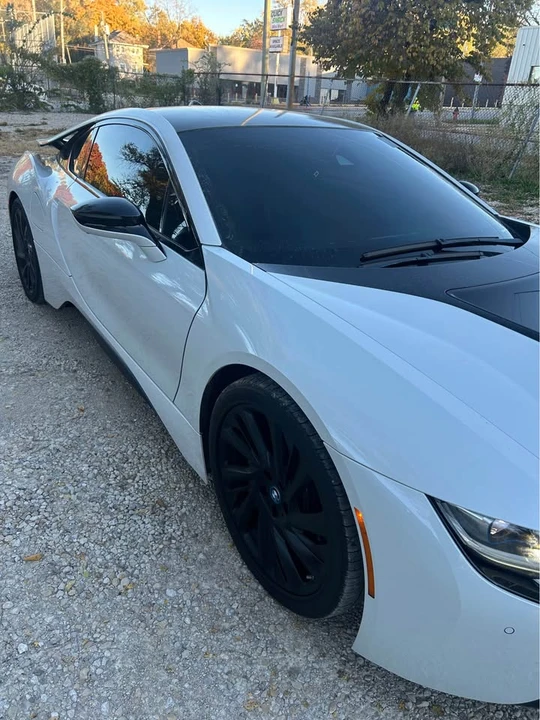 2016 BMW i8 - Image 3 of 8