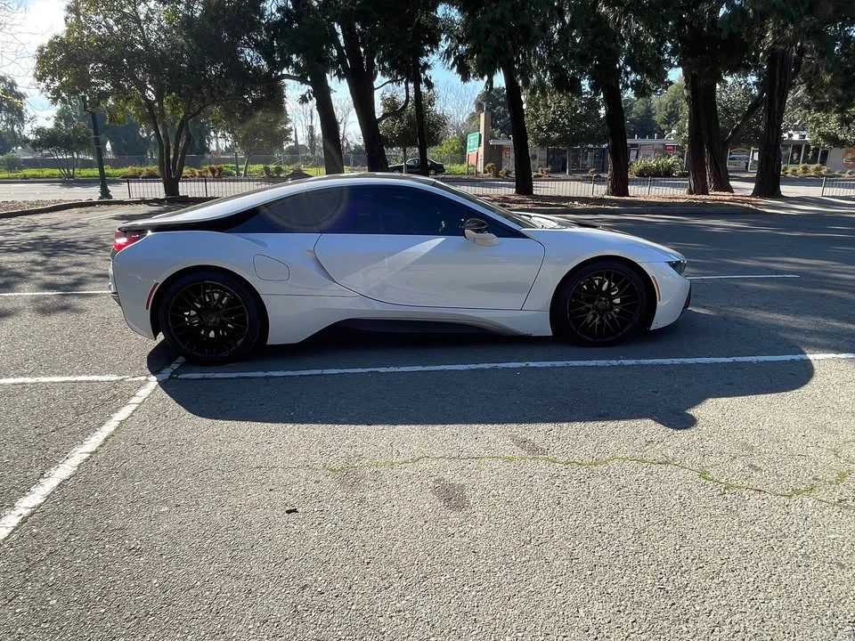 2016 BMW i8 - Image 6 of 9