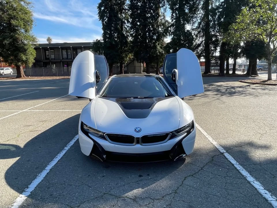 2016 BMW i8 - Image 4 of 9