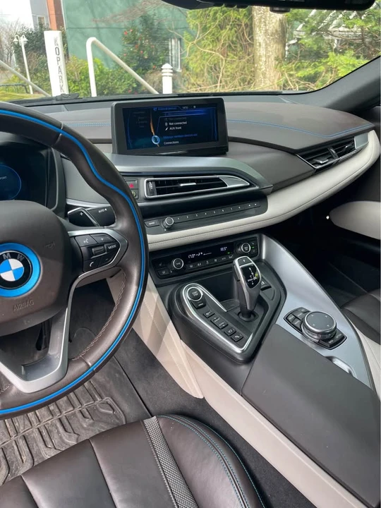 2016 BMW i8 - Image 12 of 19