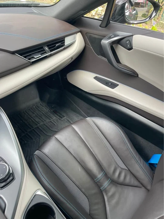 2016 BMW i8 - Image 15 of 19