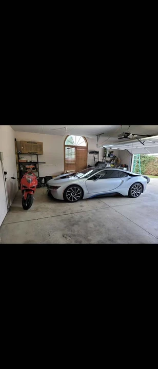 2016 BMW i8 - Image 13 of 15