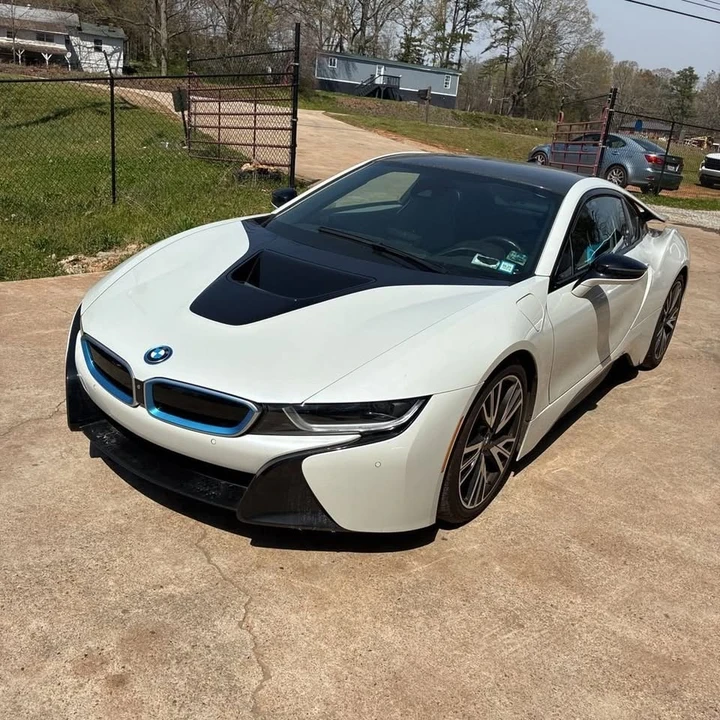 2016 BMW i8 - Image 2 of 13