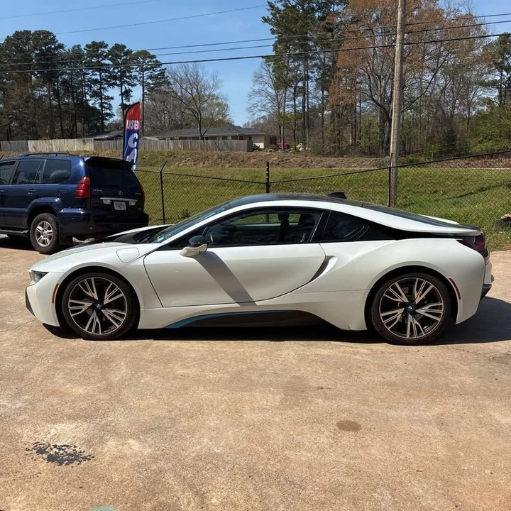 2016 BMW i8 - Image 4 of 13