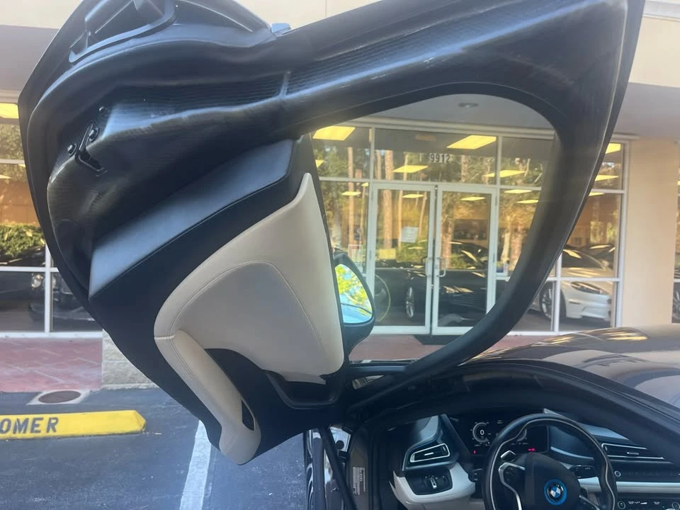 2016 BMW i8 - Image 18 of 20