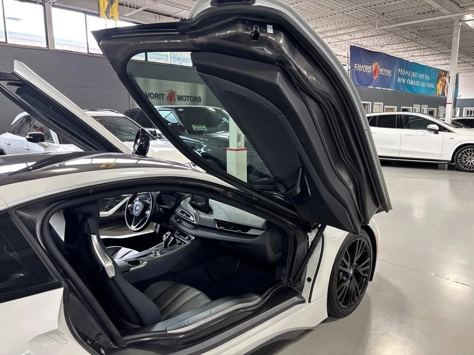 2016 BMW i8 - Image 7 of 19
