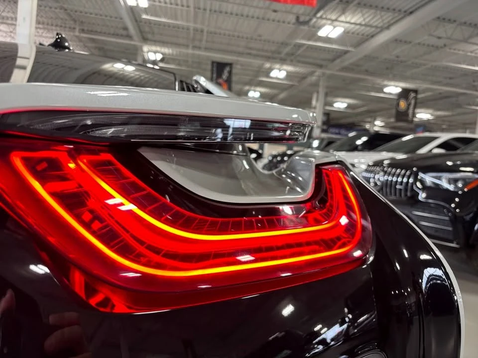 2016 BMW i8 - Image 12 of 19