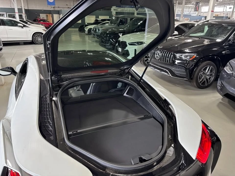 2016 BMW i8 - Image 14 of 19