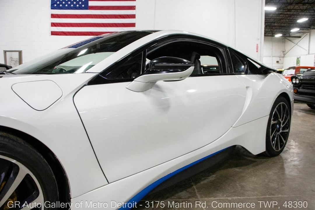 2016 BMW i8 - Image 16 of 21
